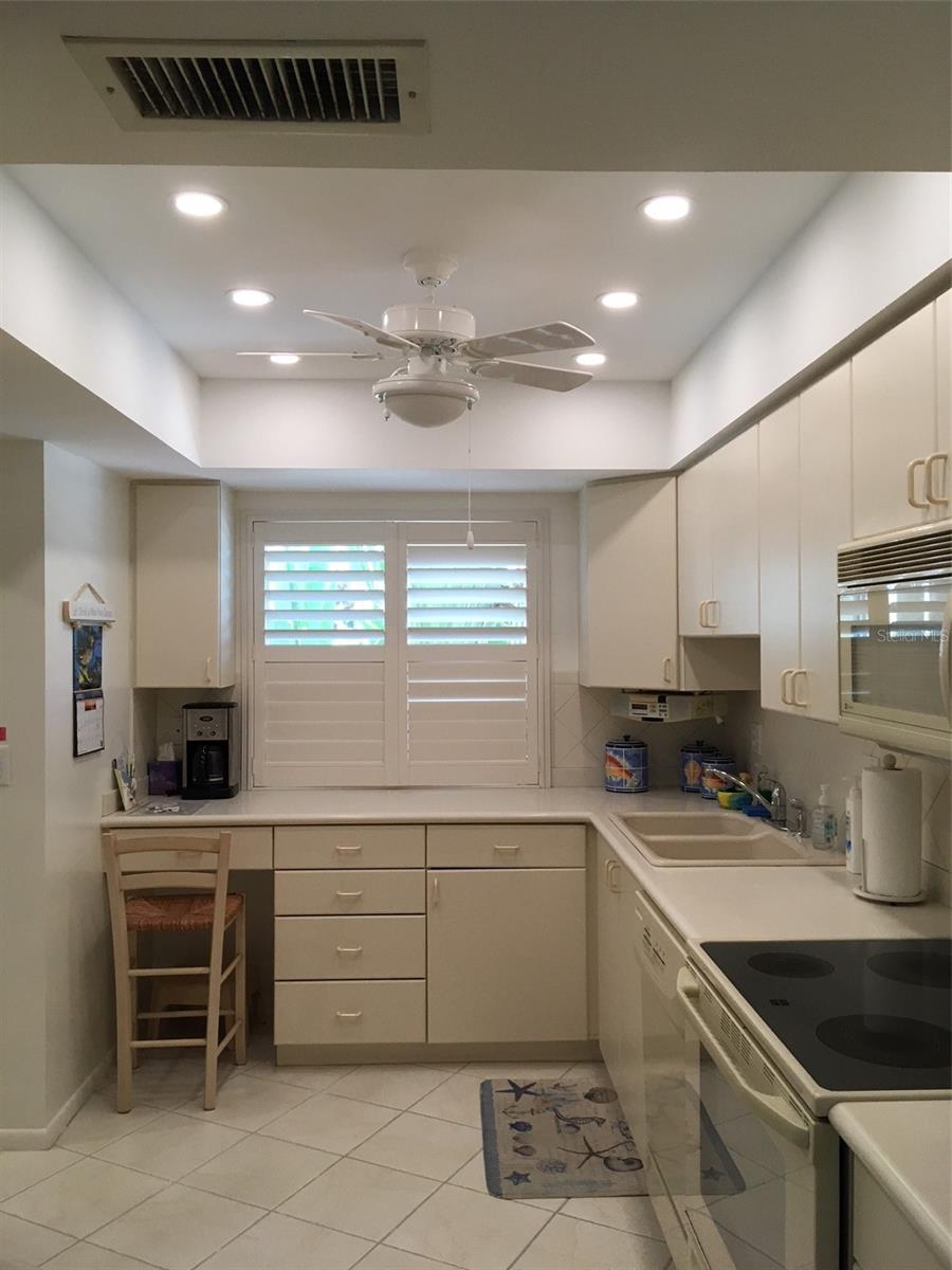 Image 8 of 42 For 4825 Gulf Of Mexico Drive 201