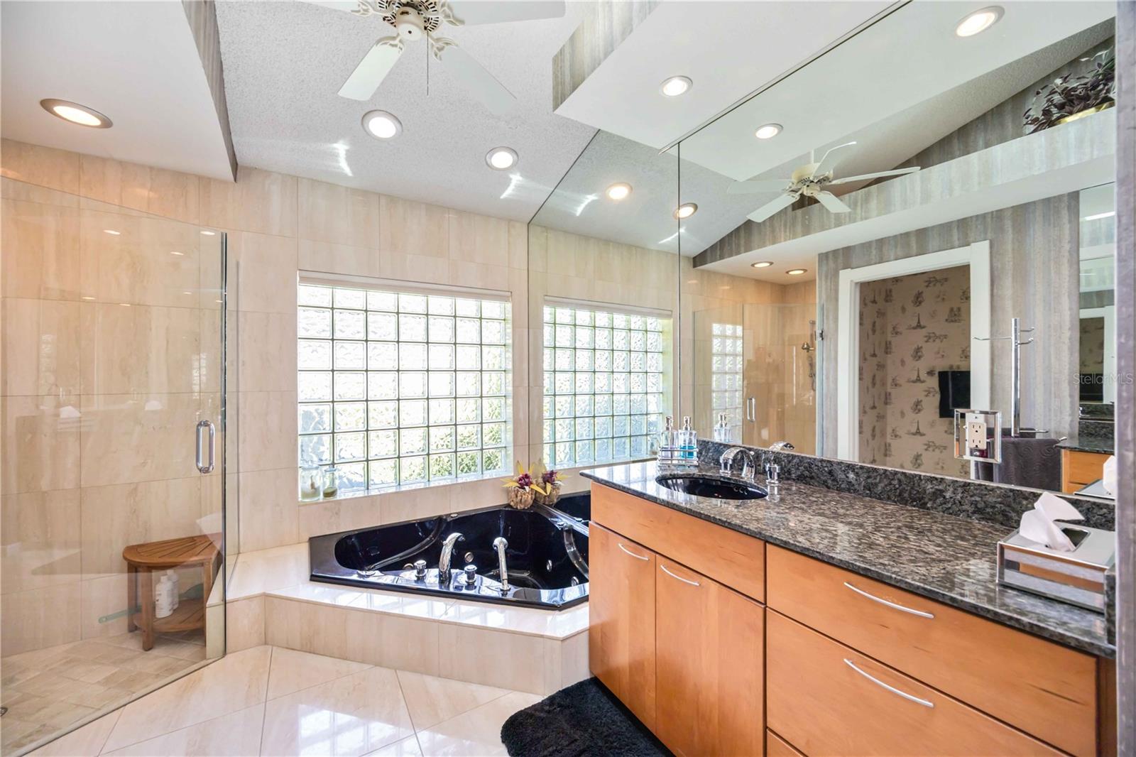Image 17 of 42 For 8142 Misty Oaks Boulevard