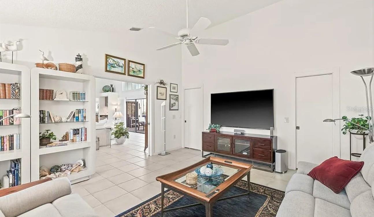 Image 28 of 42 For 8142 Misty Oaks Boulevard