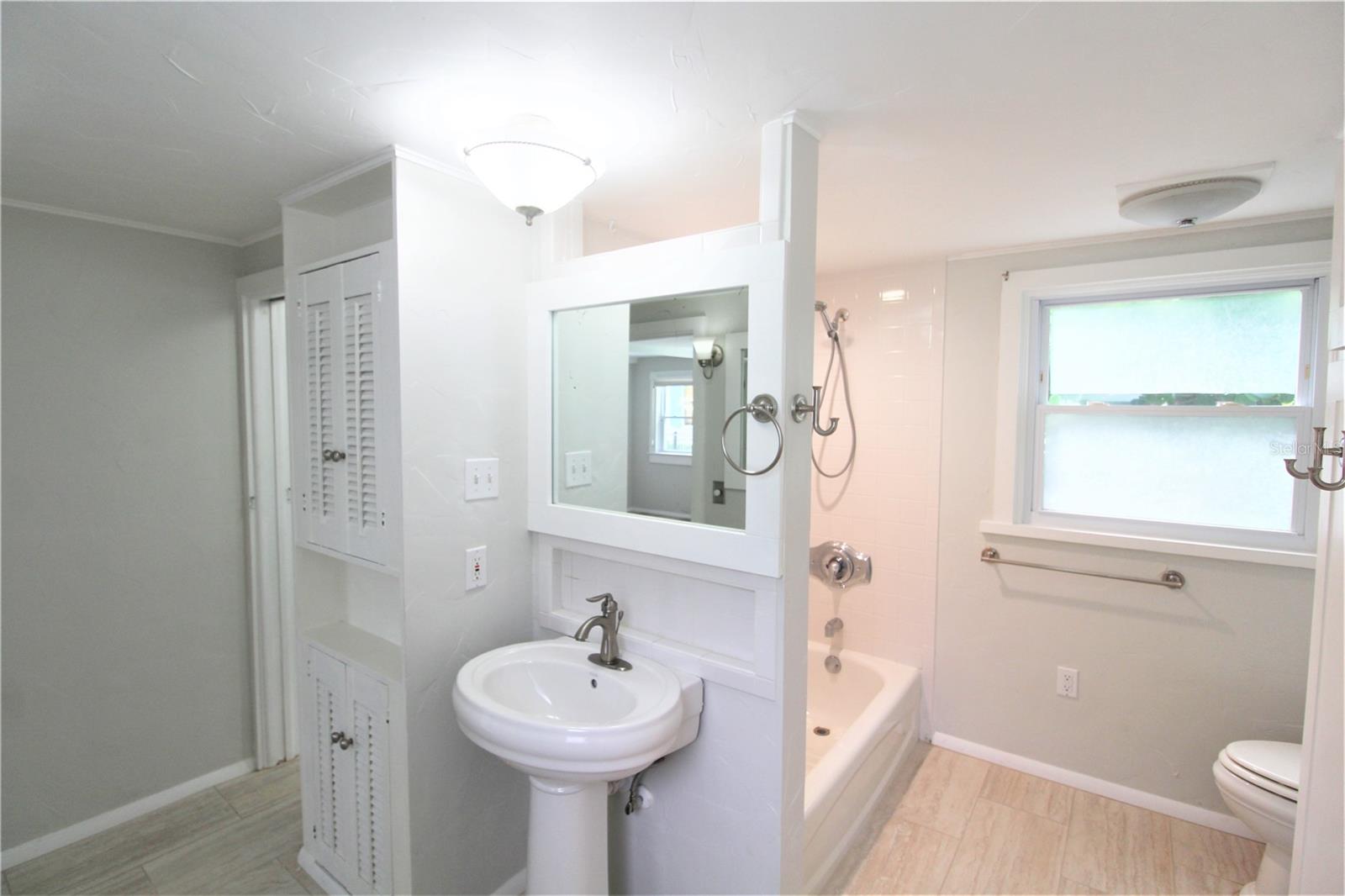 Image 12 of 18 For 1745 Oak Street
