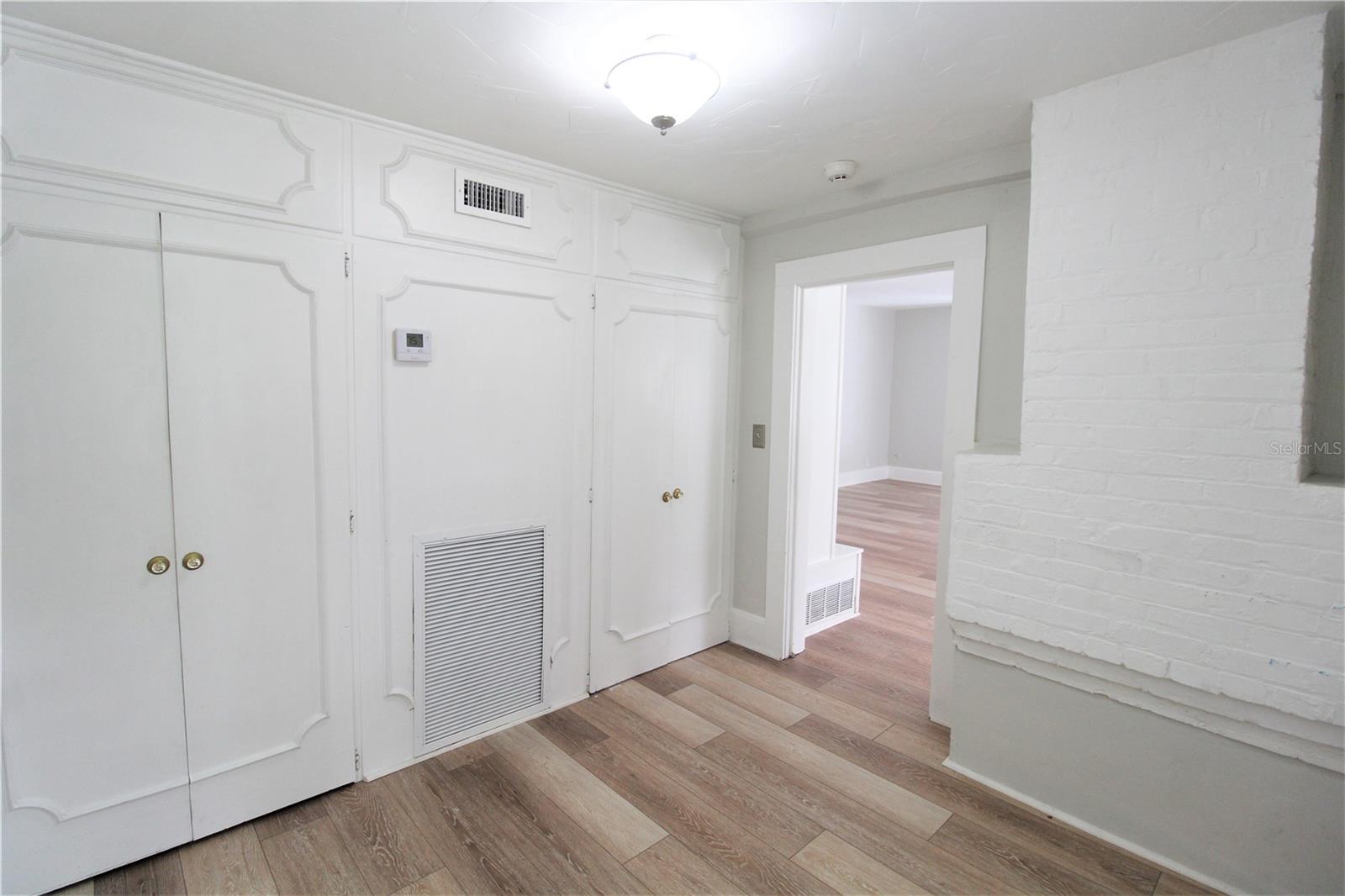 Image 16 of 18 For 1745 Oak Street