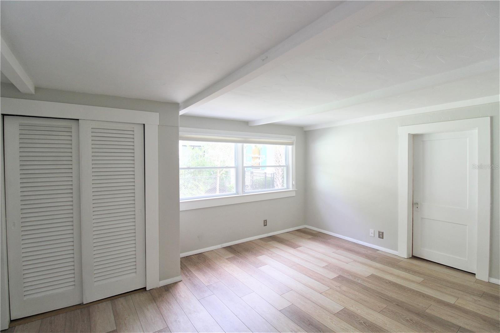 Image 9 of 18 For 1745 Oak Street