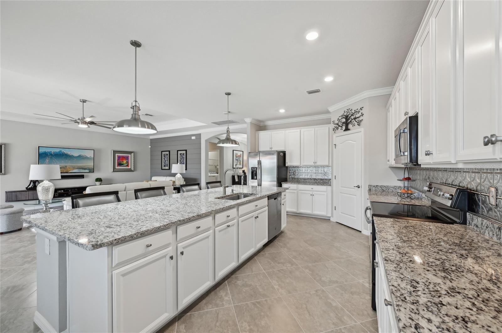 Image 20 of 82 For 13587 Vancanza Drive