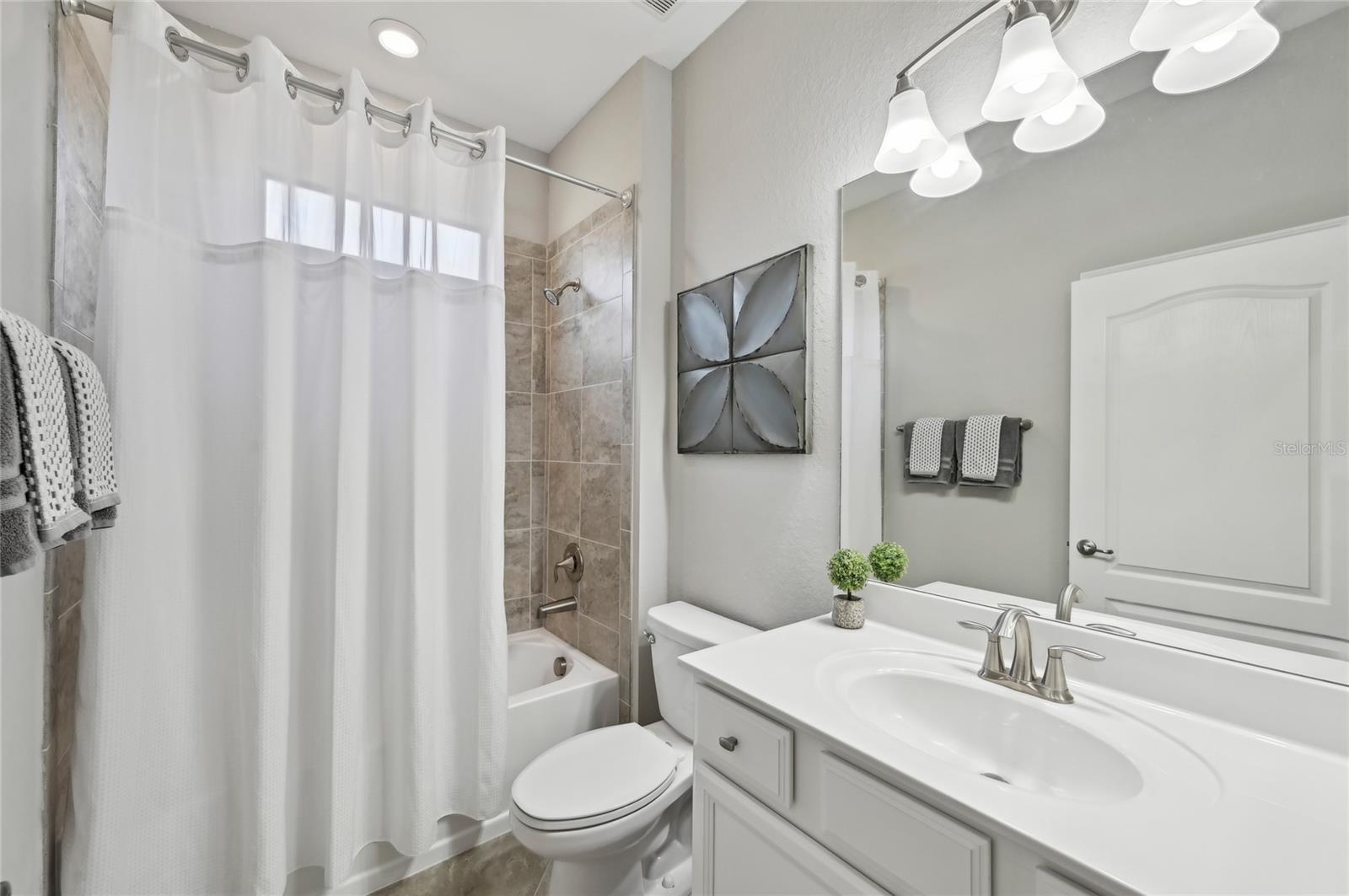 Image 35 of 82 For 13587 Vancanza Drive