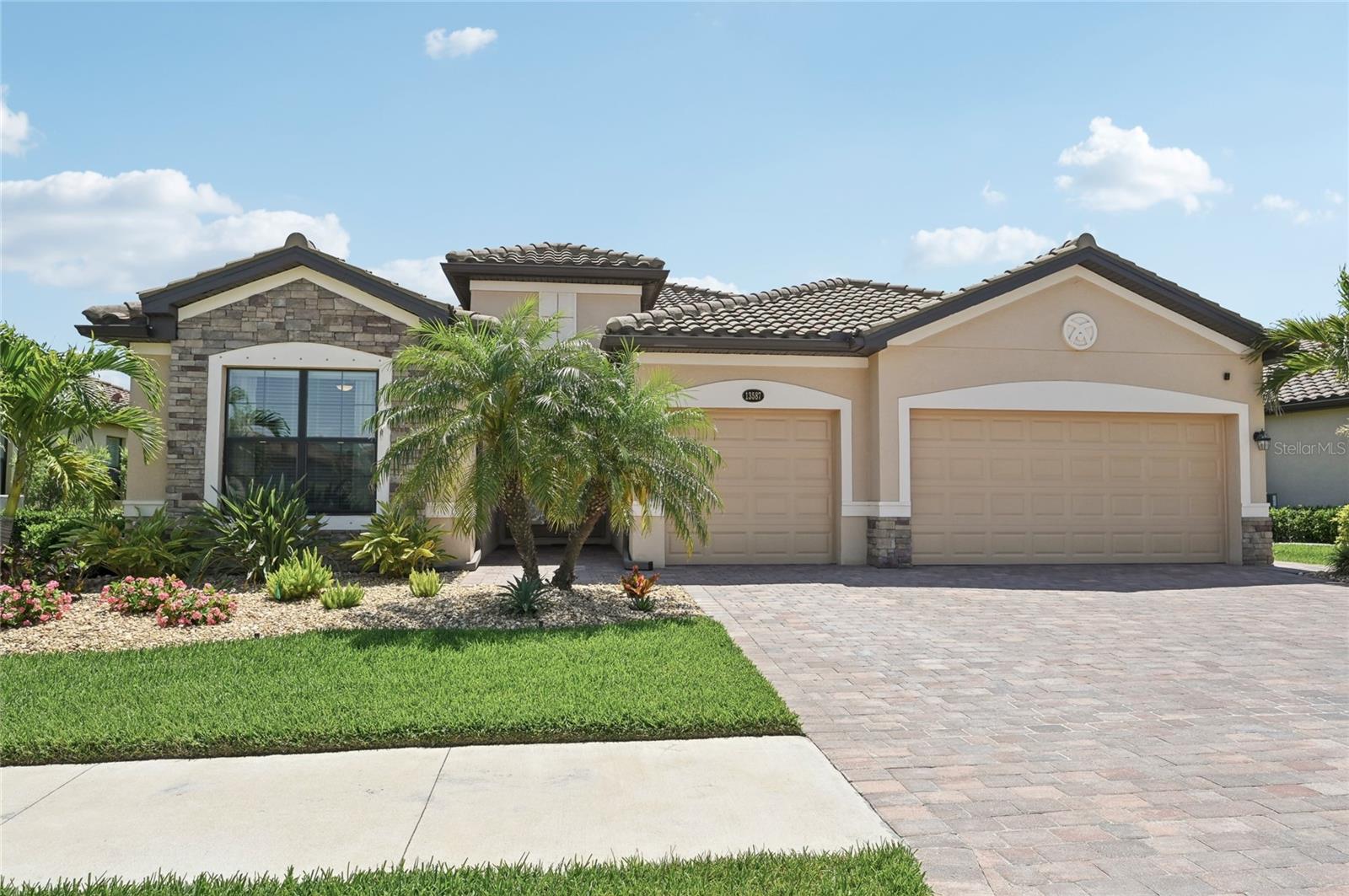 Image 4 of 82 For 13587 Vancanza Drive