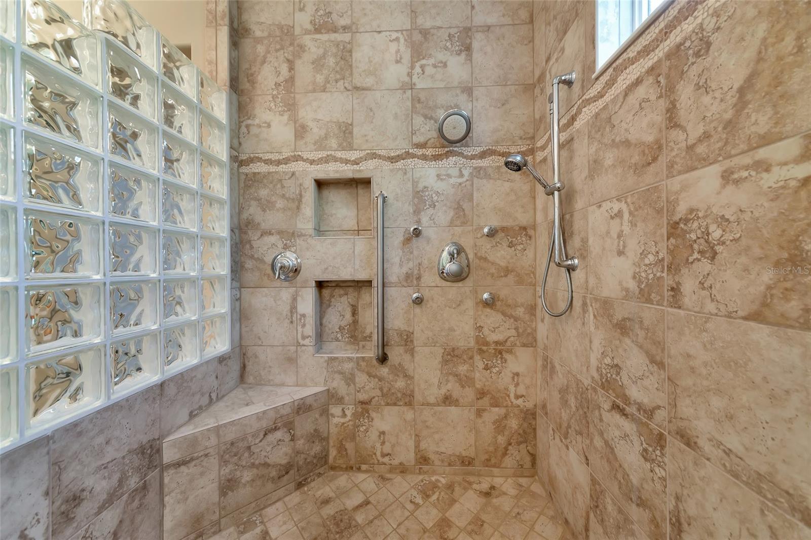 Image 19 of 31 For 7624 Boltons Court