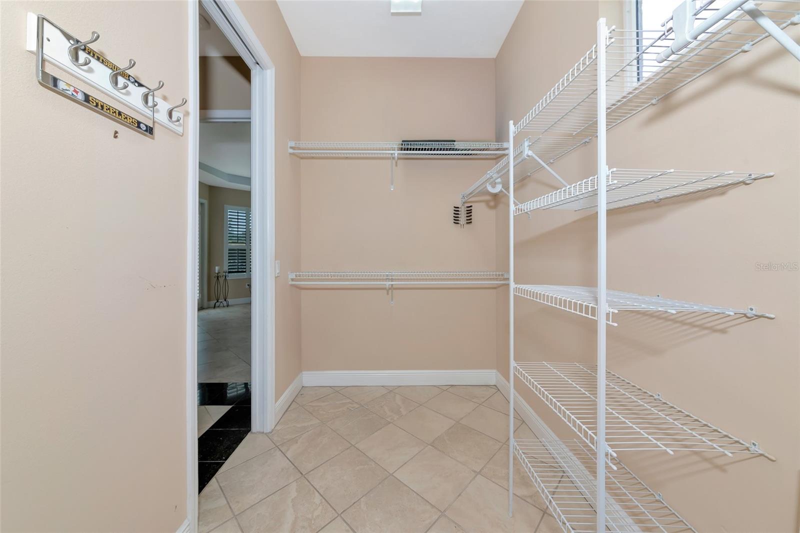 Image 21 of 31 For 7624 Boltons Court