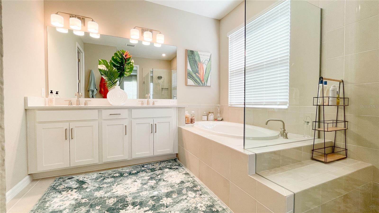 Image 14 of 33 For 5684 Blue Reef Place