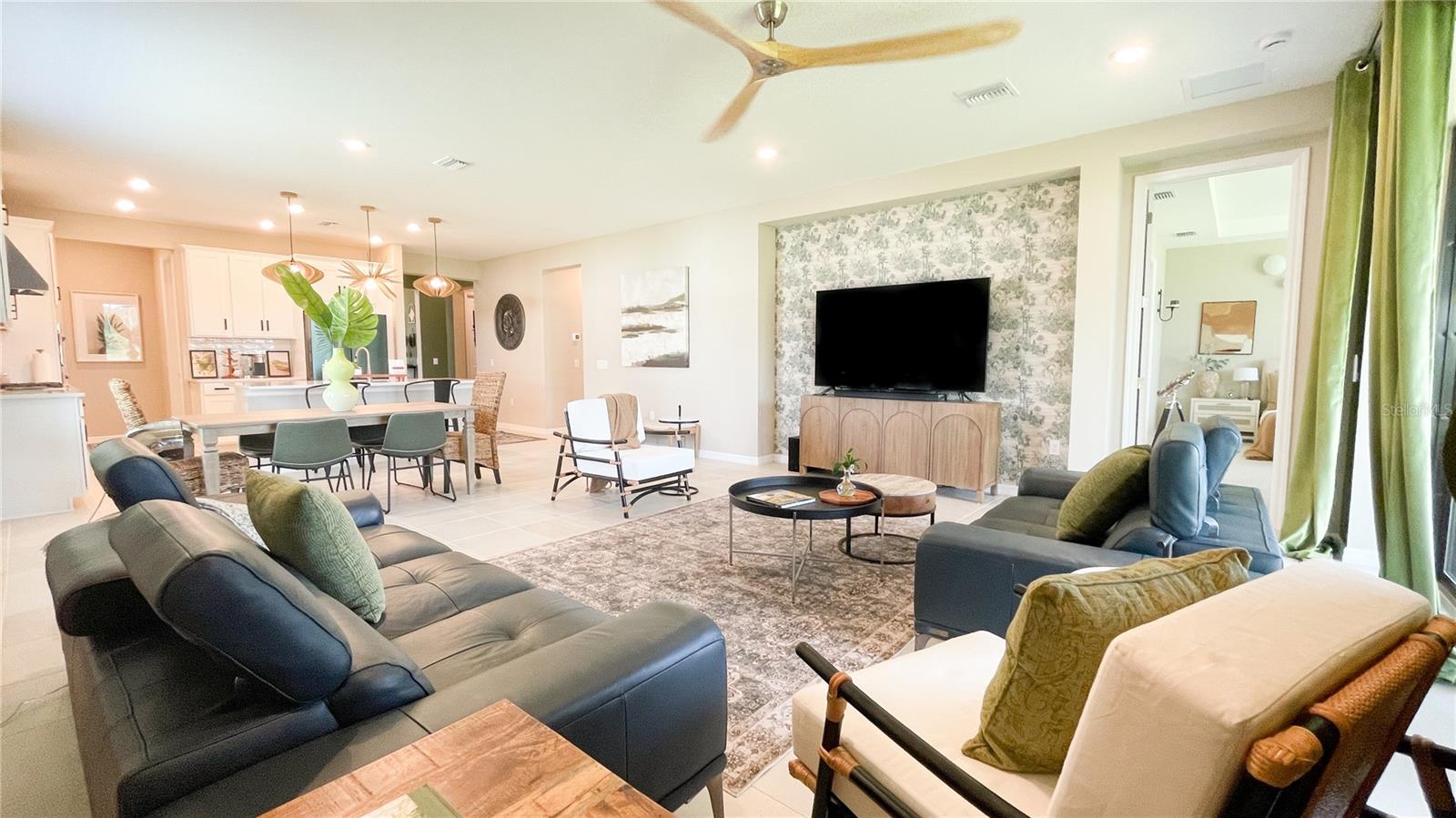 Image 4 of 33 For 5684 Blue Reef Place