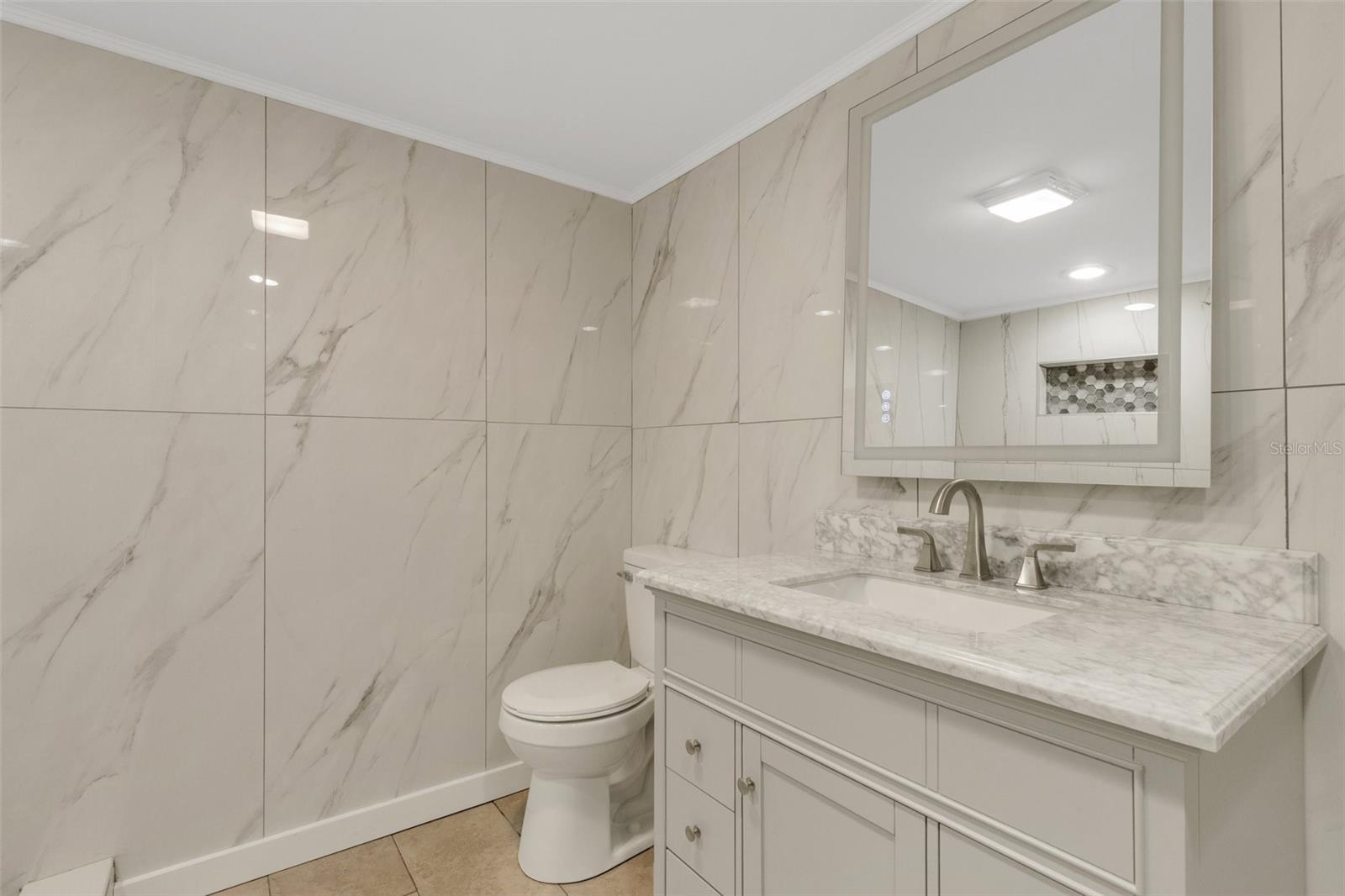 Image 35 of 38 For 2319 Beneva Terrace 2284