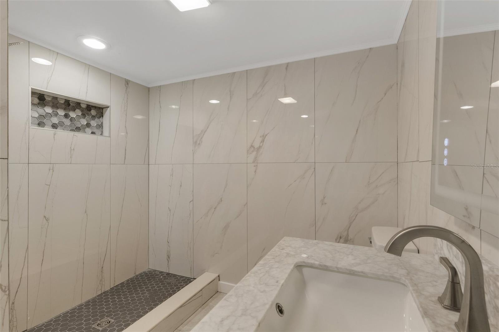 Image 36 of 38 For 2319 Beneva Terrace 2284