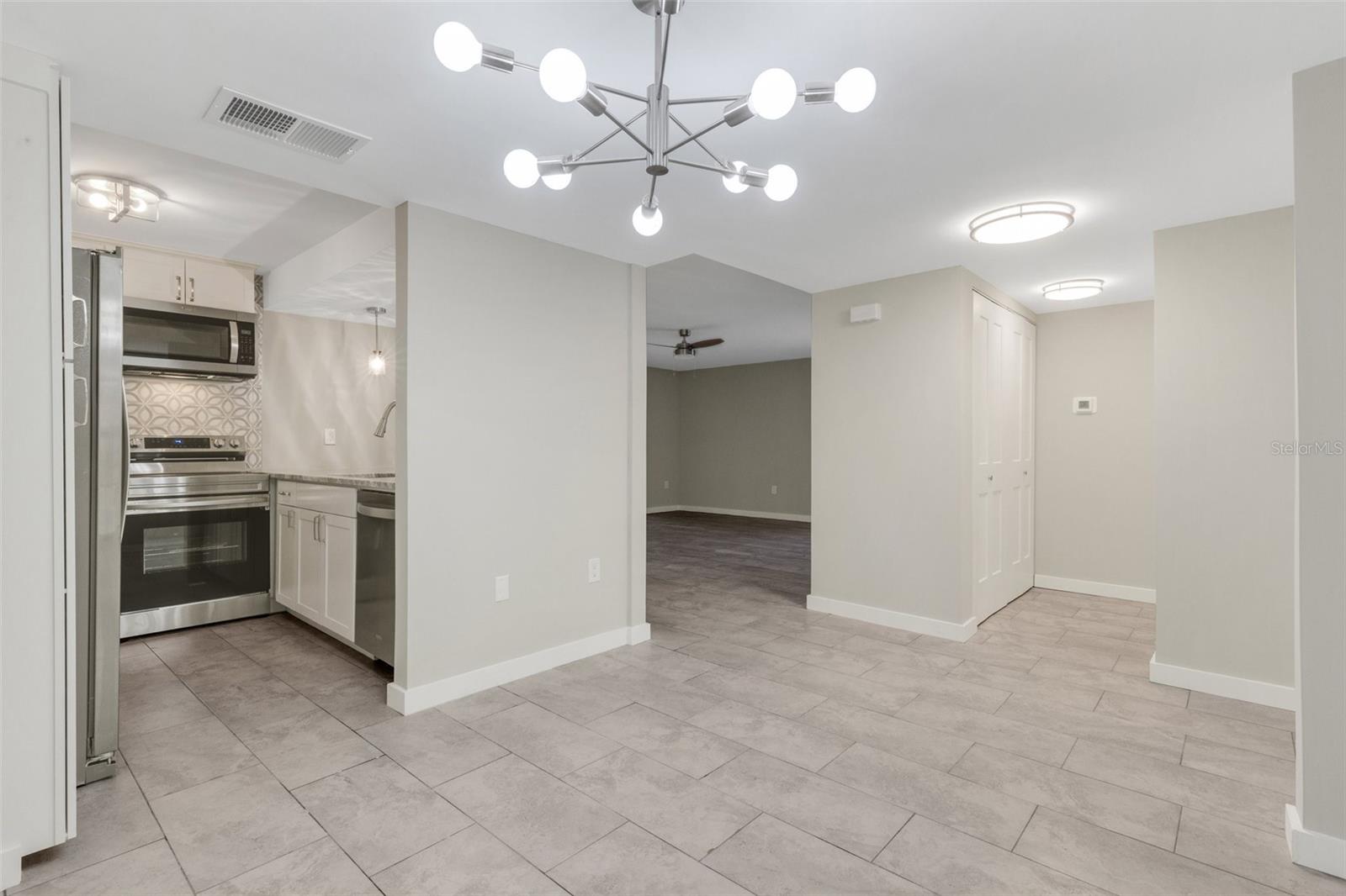 Image 9 of 38 For 2319 Beneva Terrace 2284