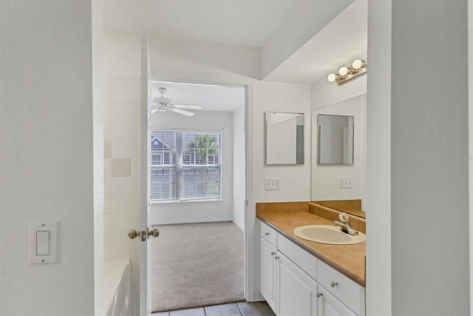Image 20 of 37 For 5531 Rosehill Road 204