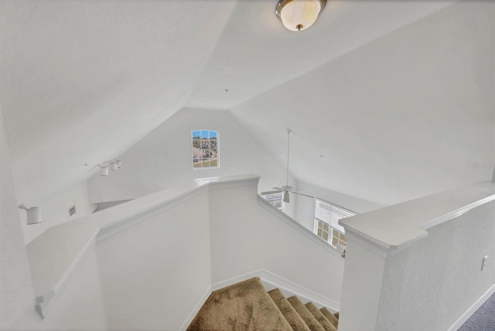Image 21 of 37 For 5531 Rosehill Road 204