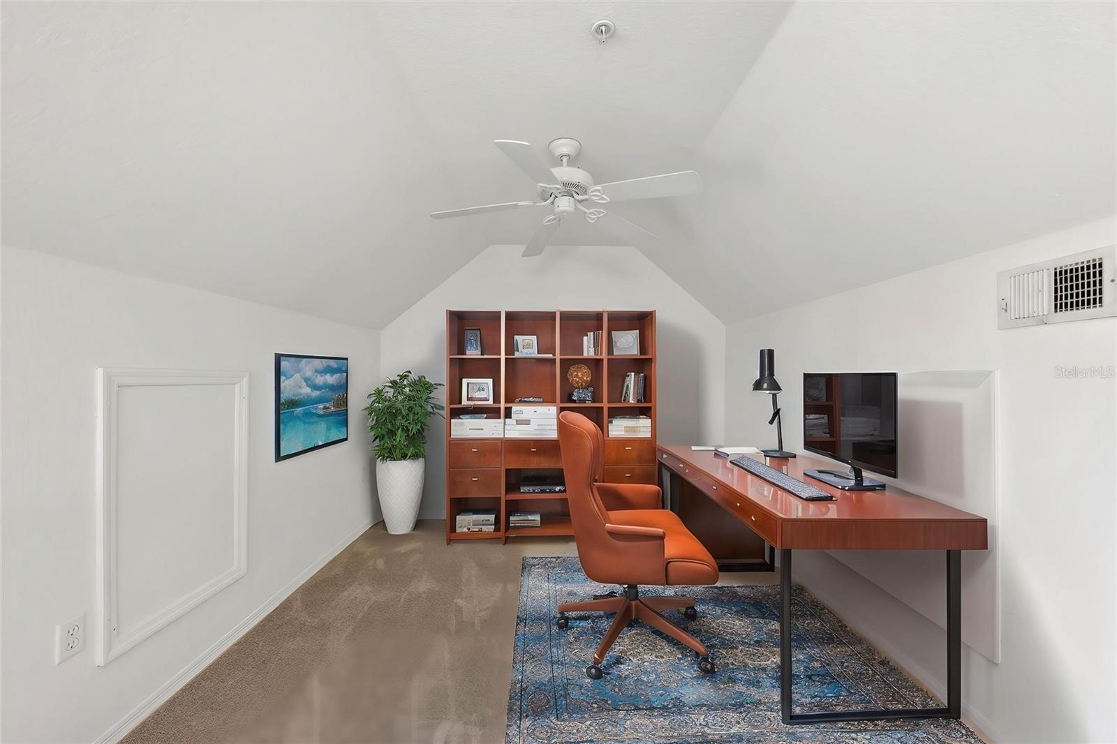 Image 23 of 37 For 5531 Rosehill Road 204