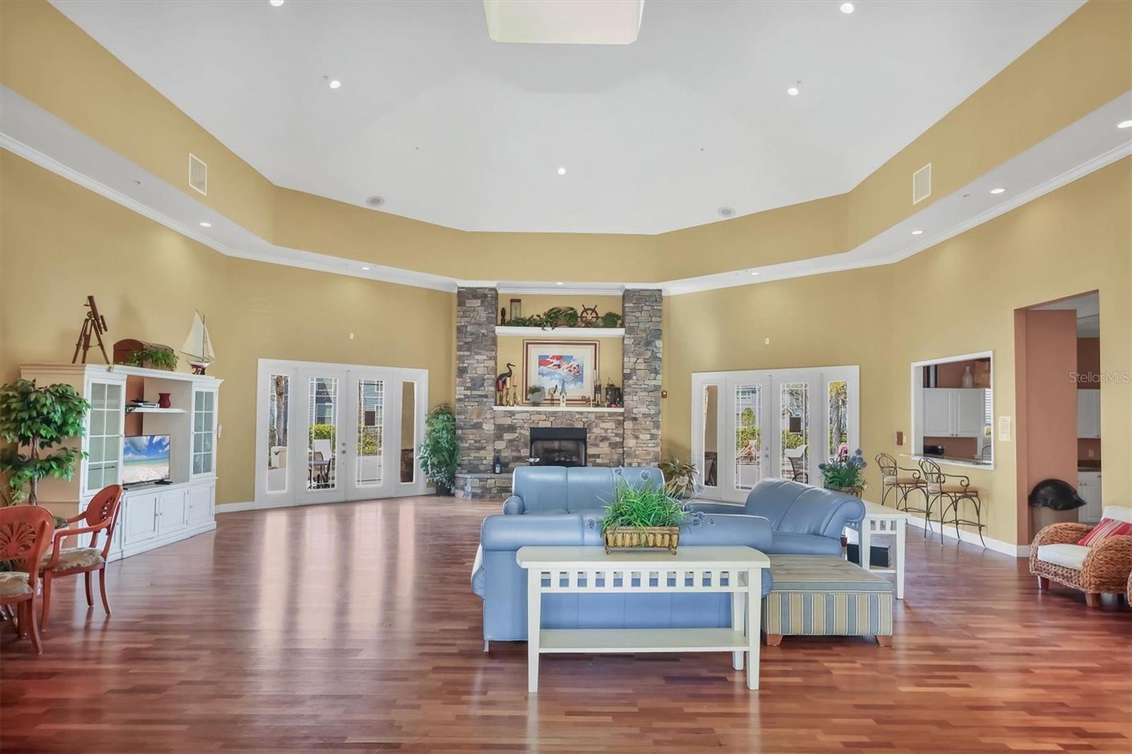 Image 29 of 37 For 5531 Rosehill Road 204
