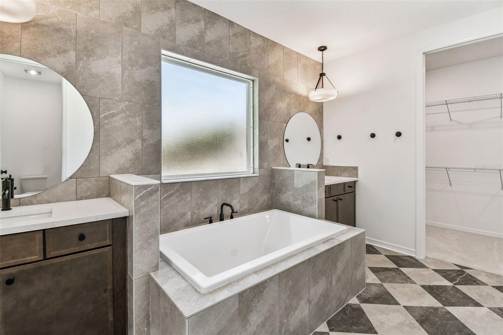 Image 43 of 79 For 3113 Nassau Street