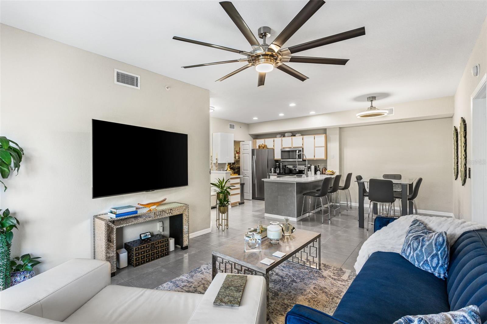 Image 12 of 39 For 6401 Aragon Way 303