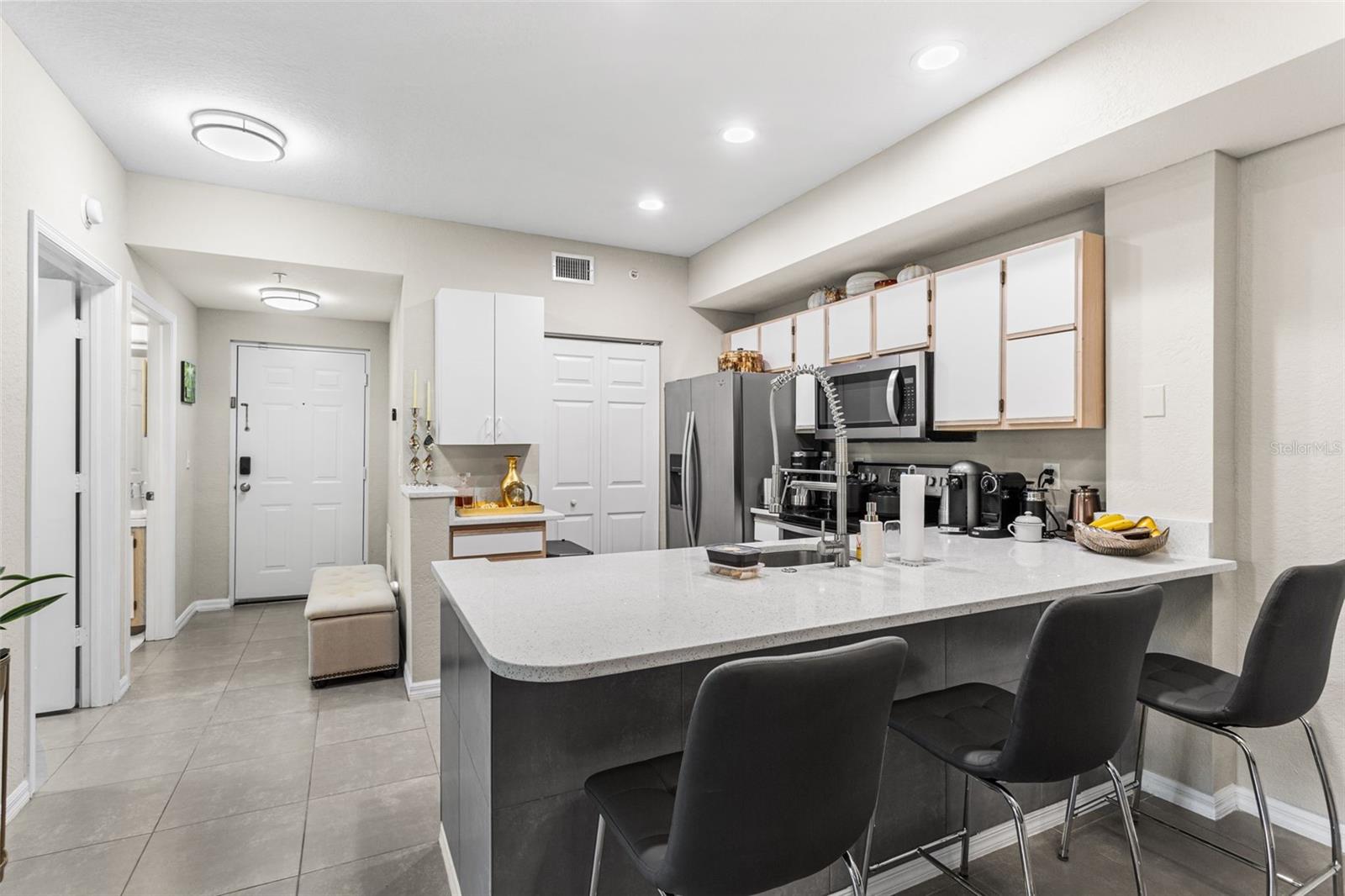 Image 14 of 39 For 6401 Aragon Way 303