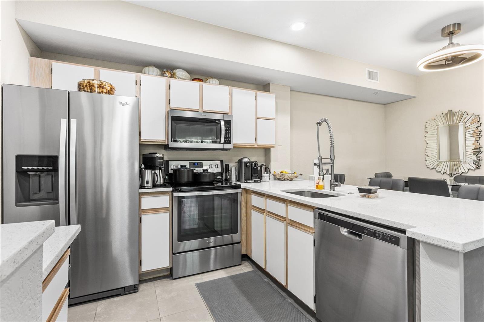 Image 16 of 39 For 6401 Aragon Way 303