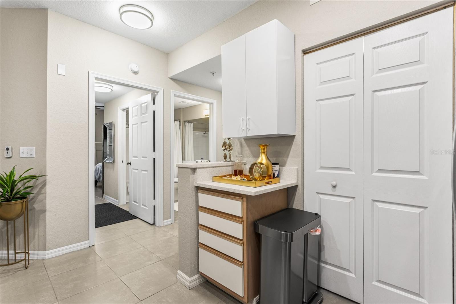 Image 17 of 39 For 6401 Aragon Way 303