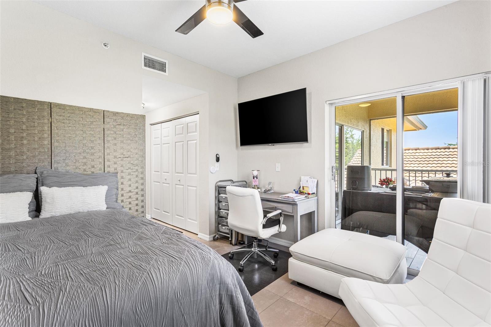 Image 35 of 39 For 6401 Aragon Way 303