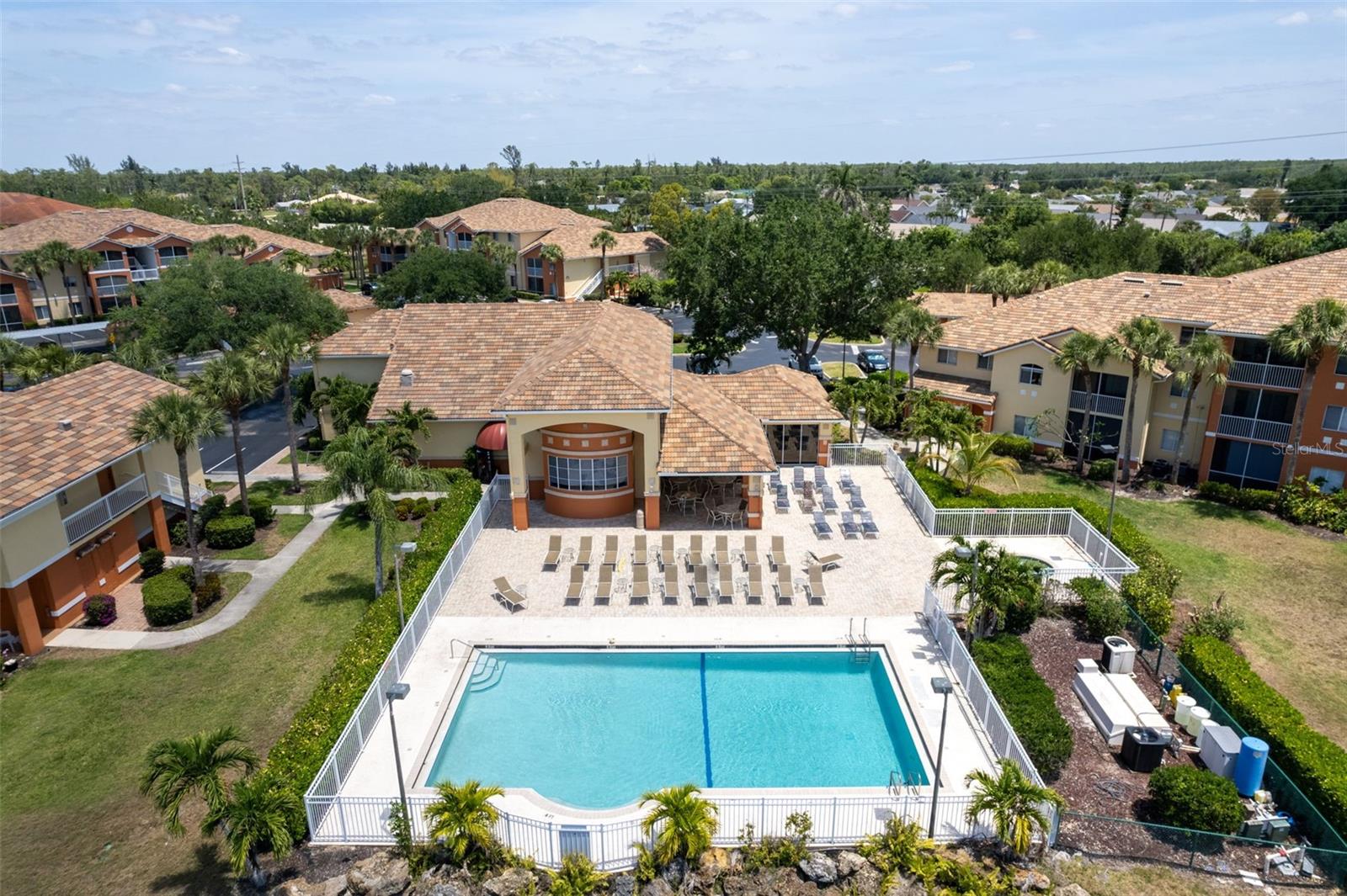 Image 4 of 39 For 6401 Aragon Way 303