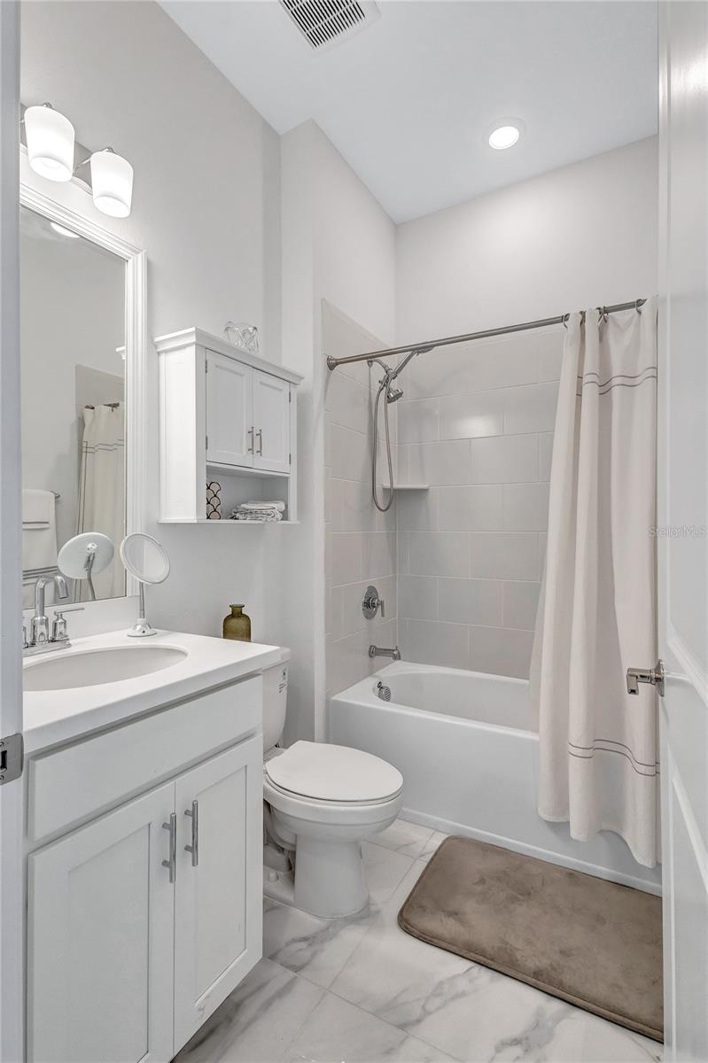 Image 19 of 62 For 6203 Grandview Hill Court