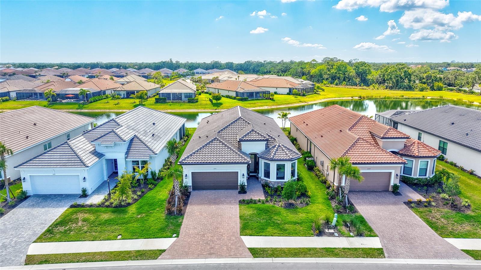 Image 3 of 62 For 6203 Grandview Hill Court