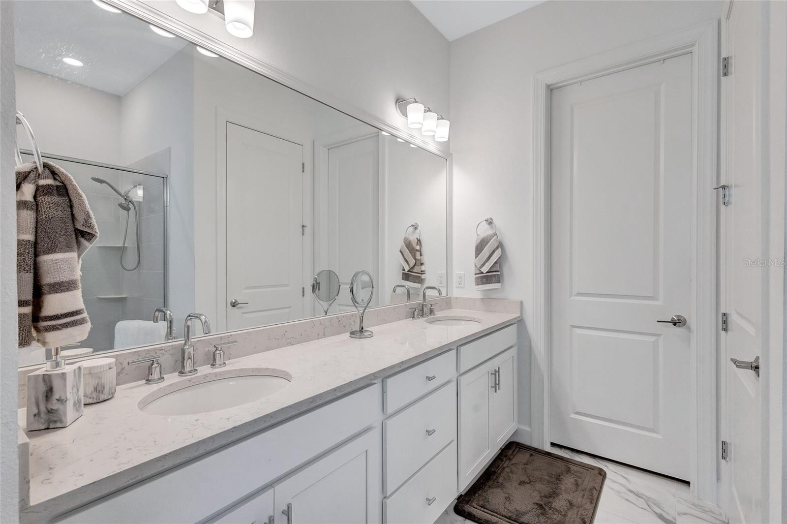 Image 33 of 62 For 6203 Grandview Hill Court