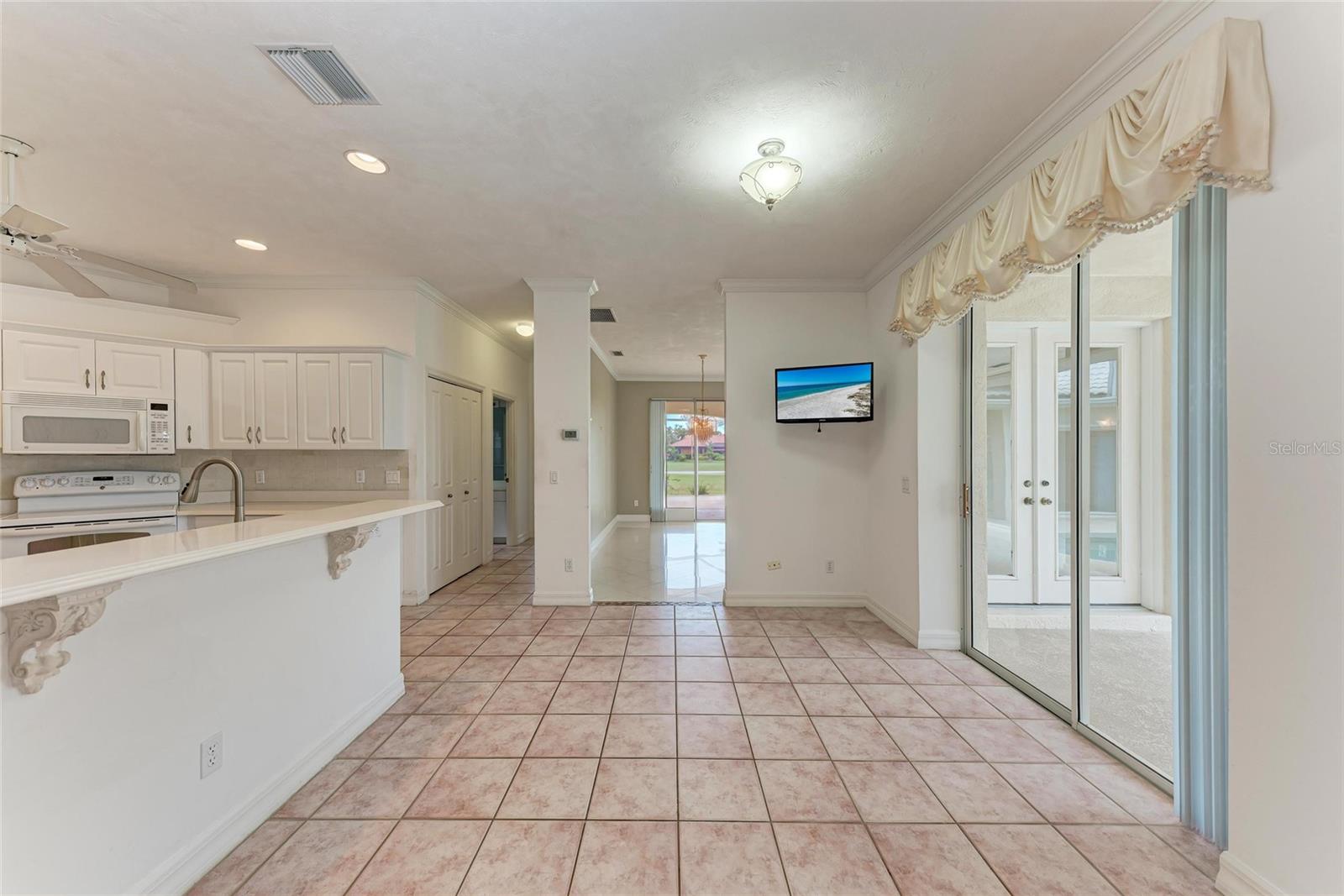 Image 15 of 53 For 585 Khyber Lane