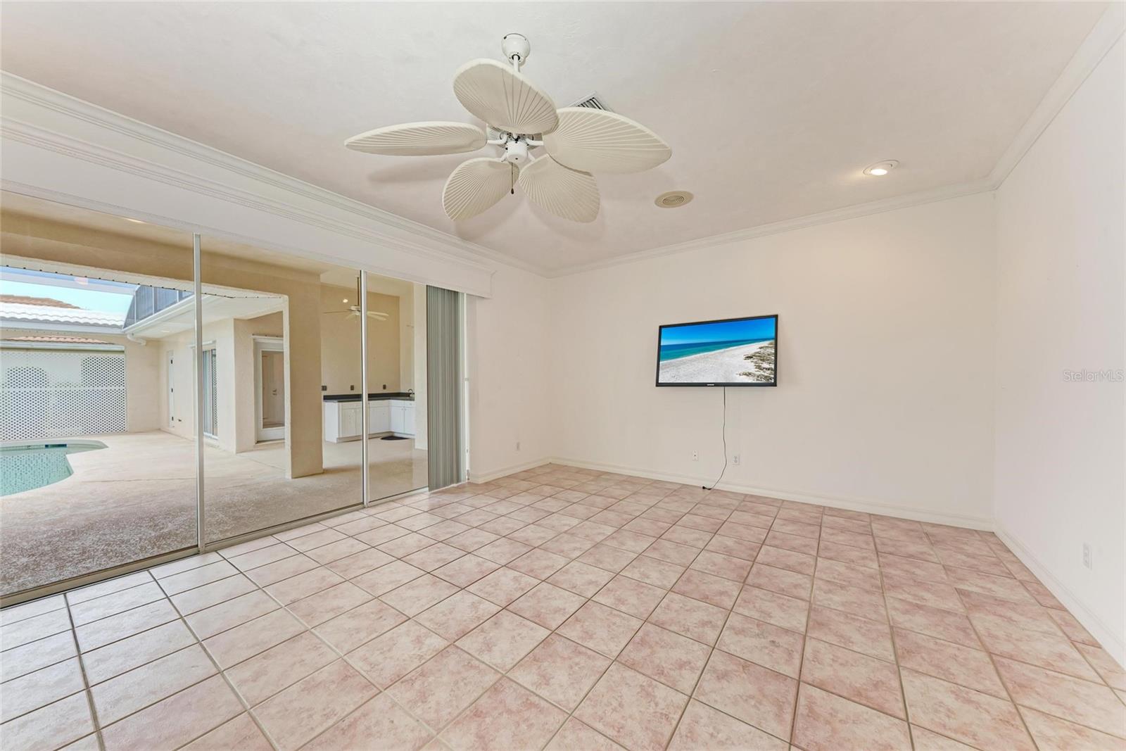 Image 18 of 53 For 585 Khyber Lane
