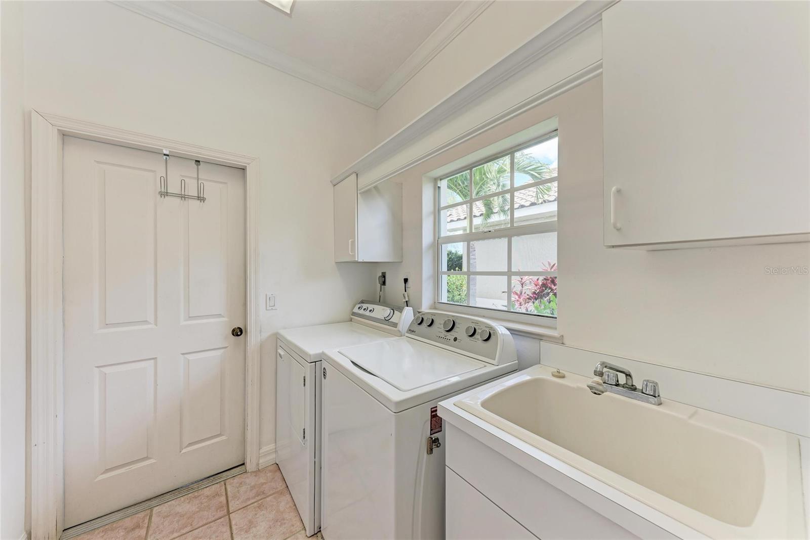 Image 21 of 53 For 585 Khyber Lane