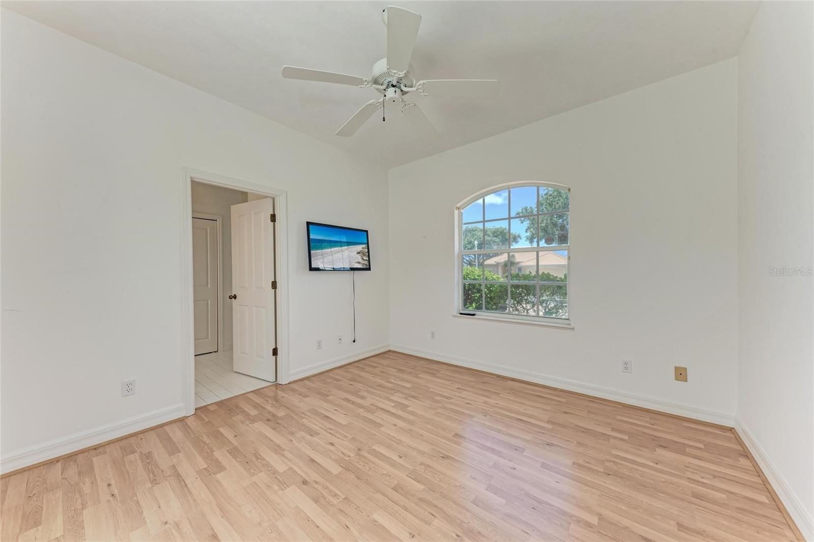 Image 39 of 53 For 585 Khyber Lane