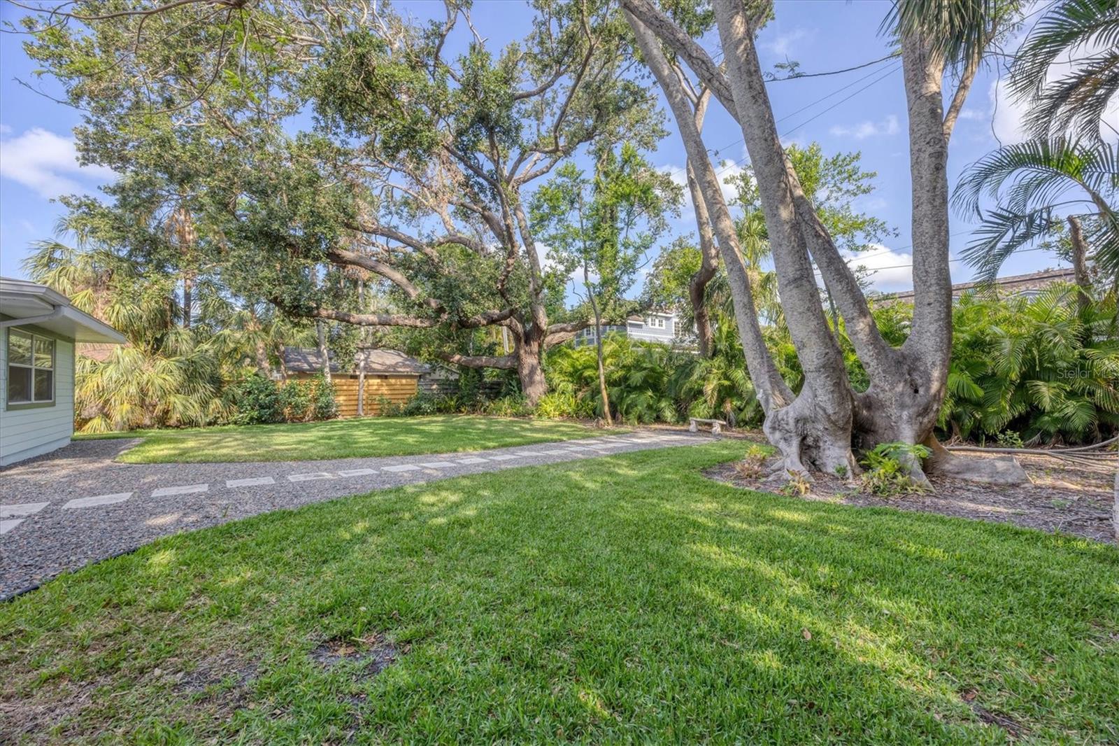 Image 19 of 21 For 1773 South Drive