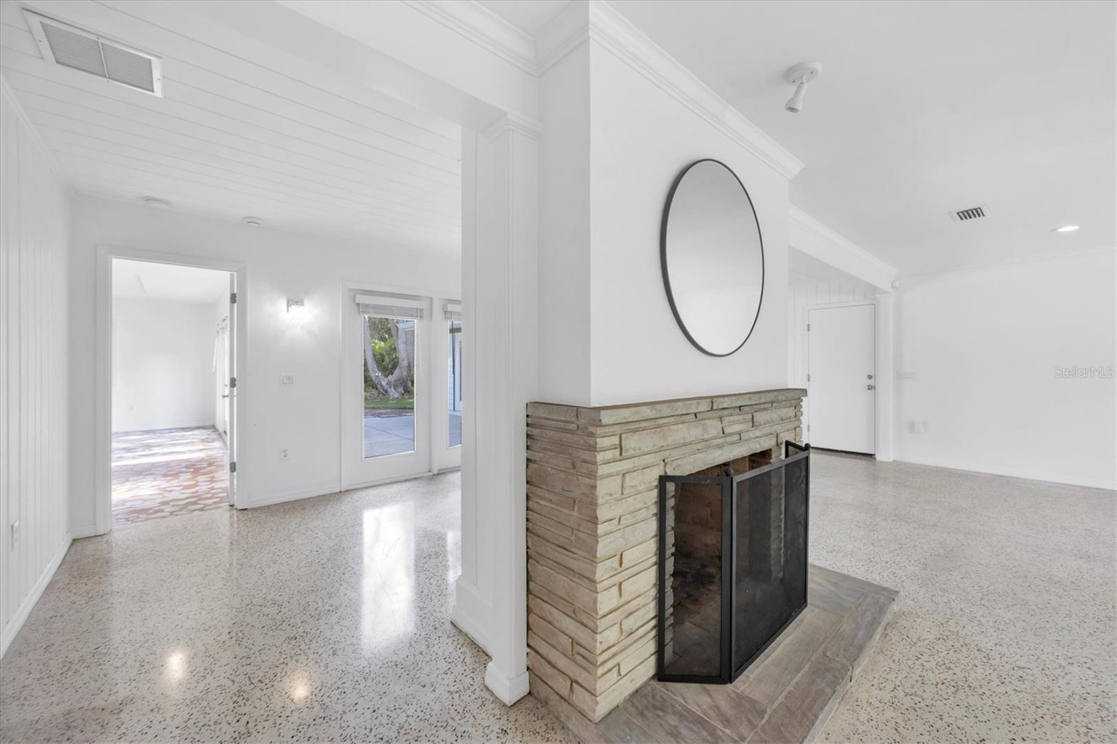Image 7 of 21 For 1773 South Drive