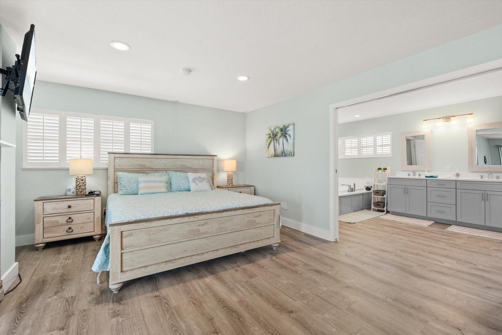 Image 32 of 65 For 4717 Lemon Bay Drive