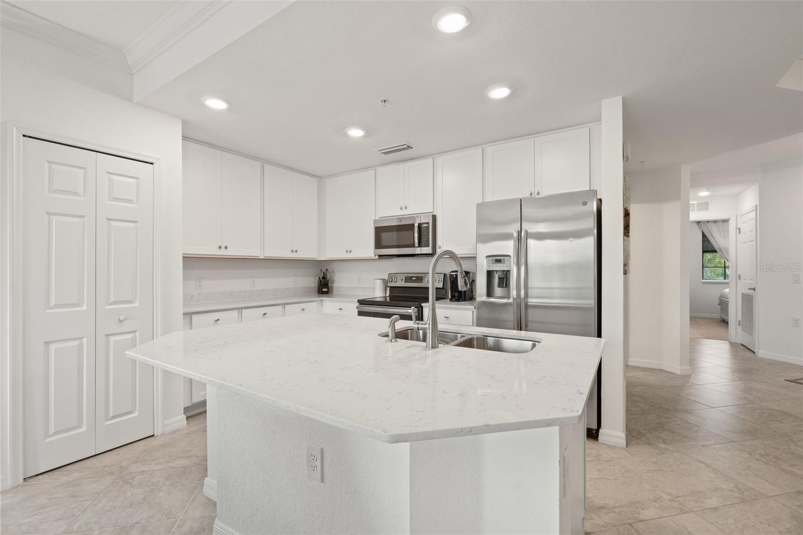 Image 7 of 69 For 17510 Gawthrop Drive 208