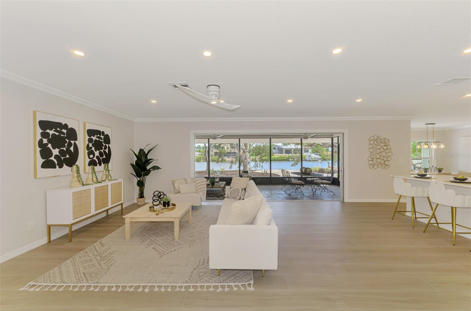 Image 14 of 89 For 5377 Palos Verdes Drive