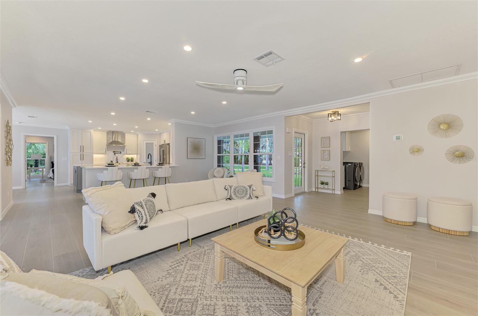 Image 19 of 89 For 5377 Palos Verdes Drive