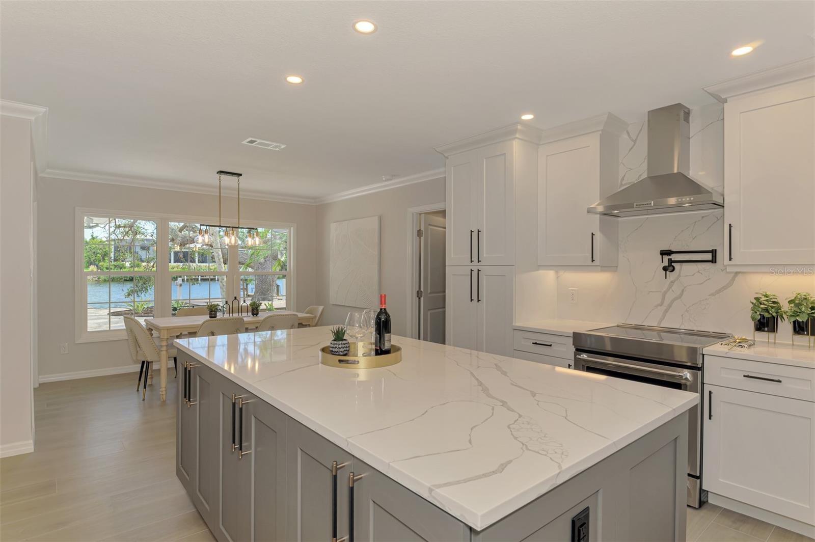 Image 33 of 89 For 5377 Palos Verdes Drive