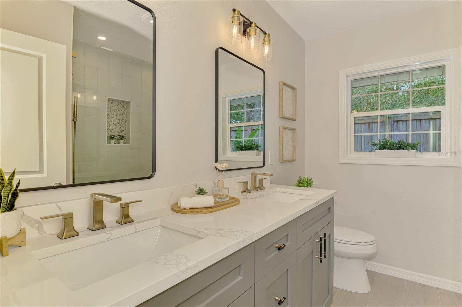 Image 54 of 89 For 5377 Palos Verdes Drive