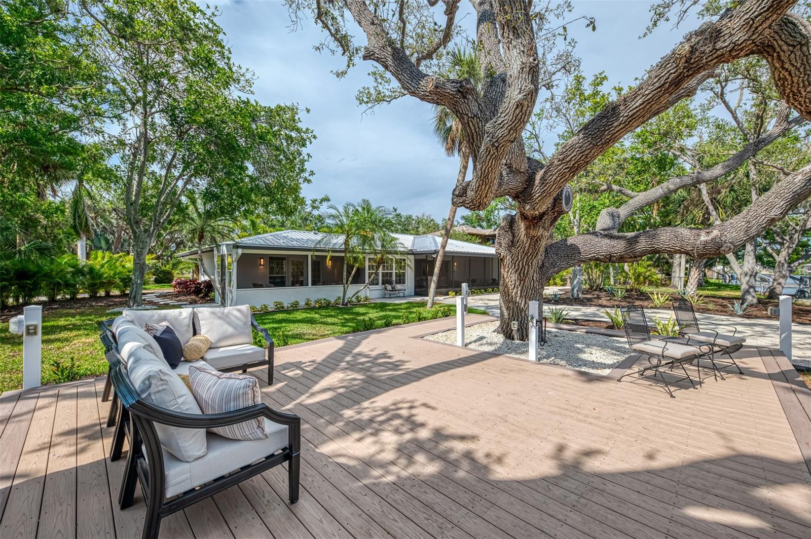 Image 72 of 89 For 5377 Palos Verdes Drive