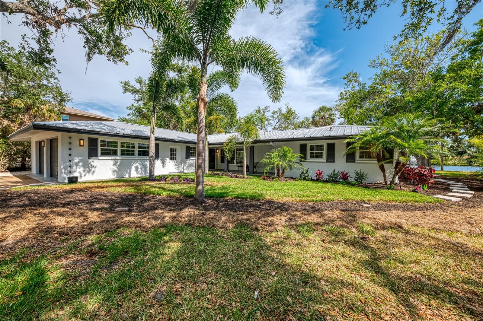 Image 8 of 89 For 5377 Palos Verdes Drive