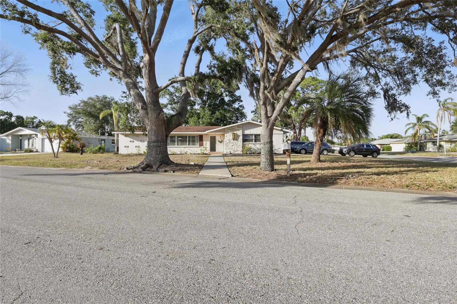 Image 30 of 30 For 3941 Pin Oaks Street