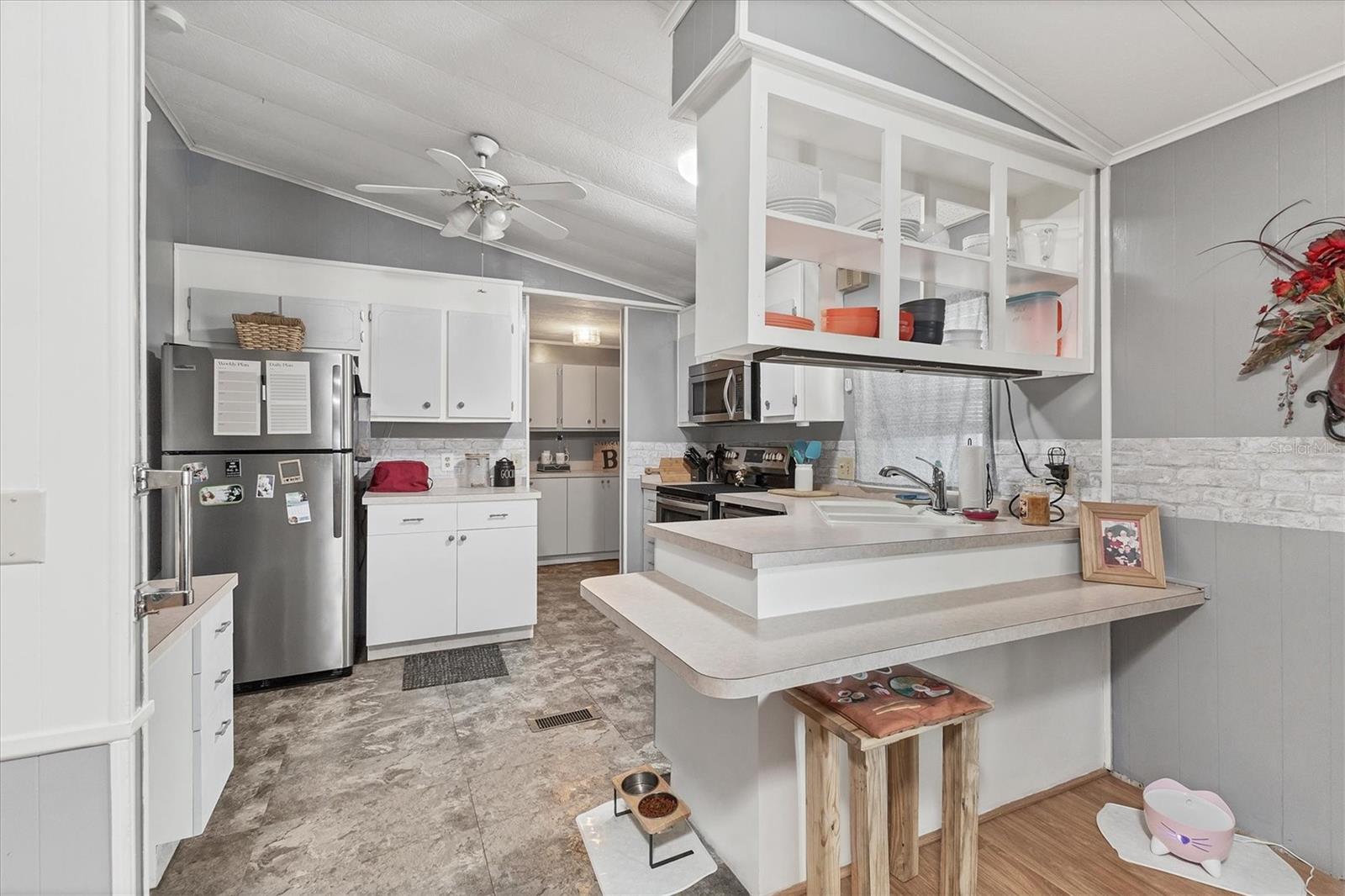 Image 6 of 42 For 6710 36th Avenue E 322