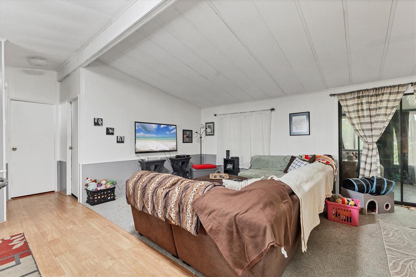 Image 9 of 42 For 6710 36th Avenue E 322
