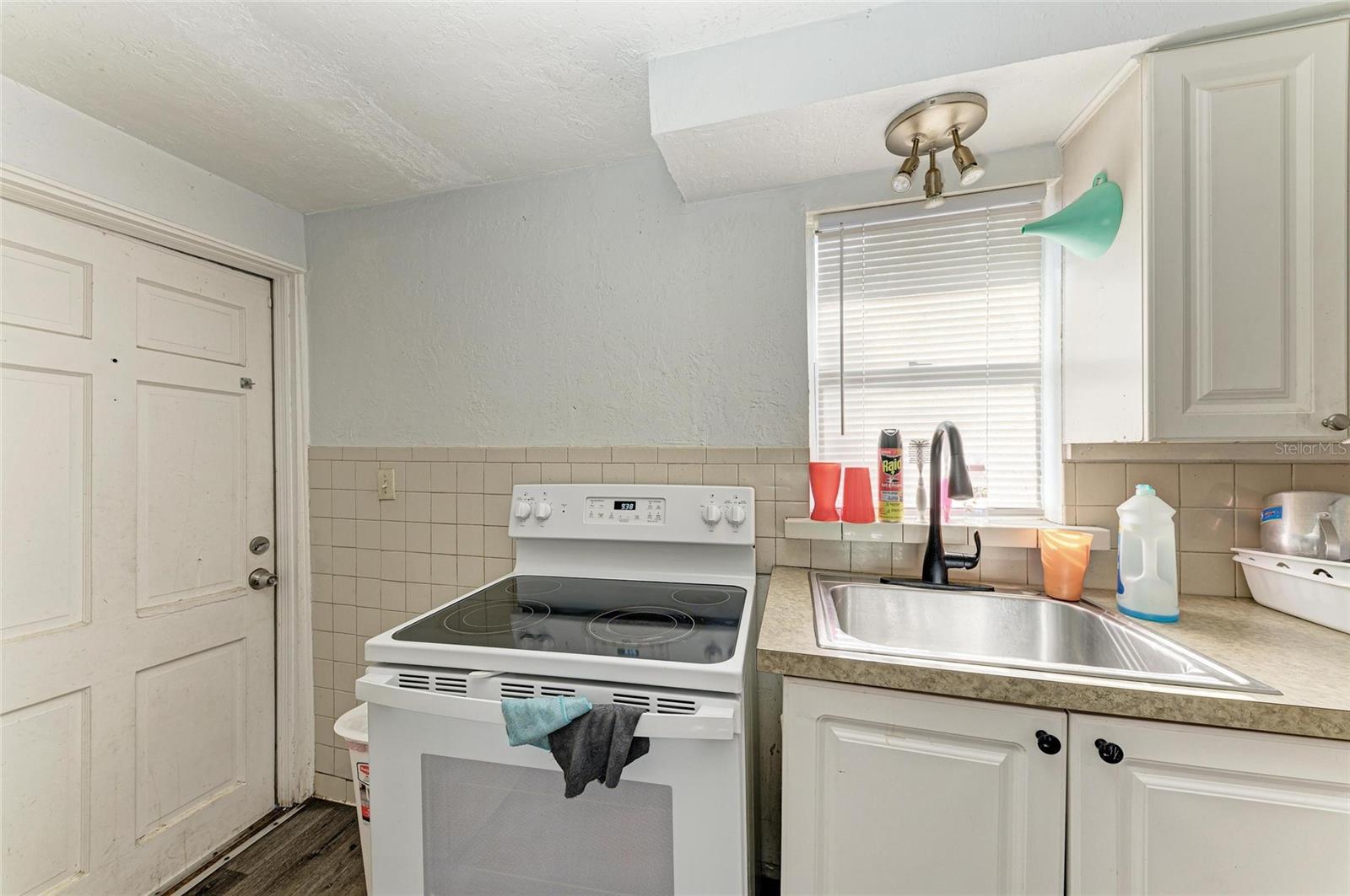 Image 13 of 50 For 432 Adelia Avenue