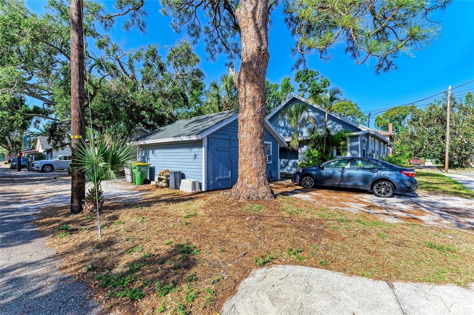 Image 41 of 50 For 432 Adelia Avenue
