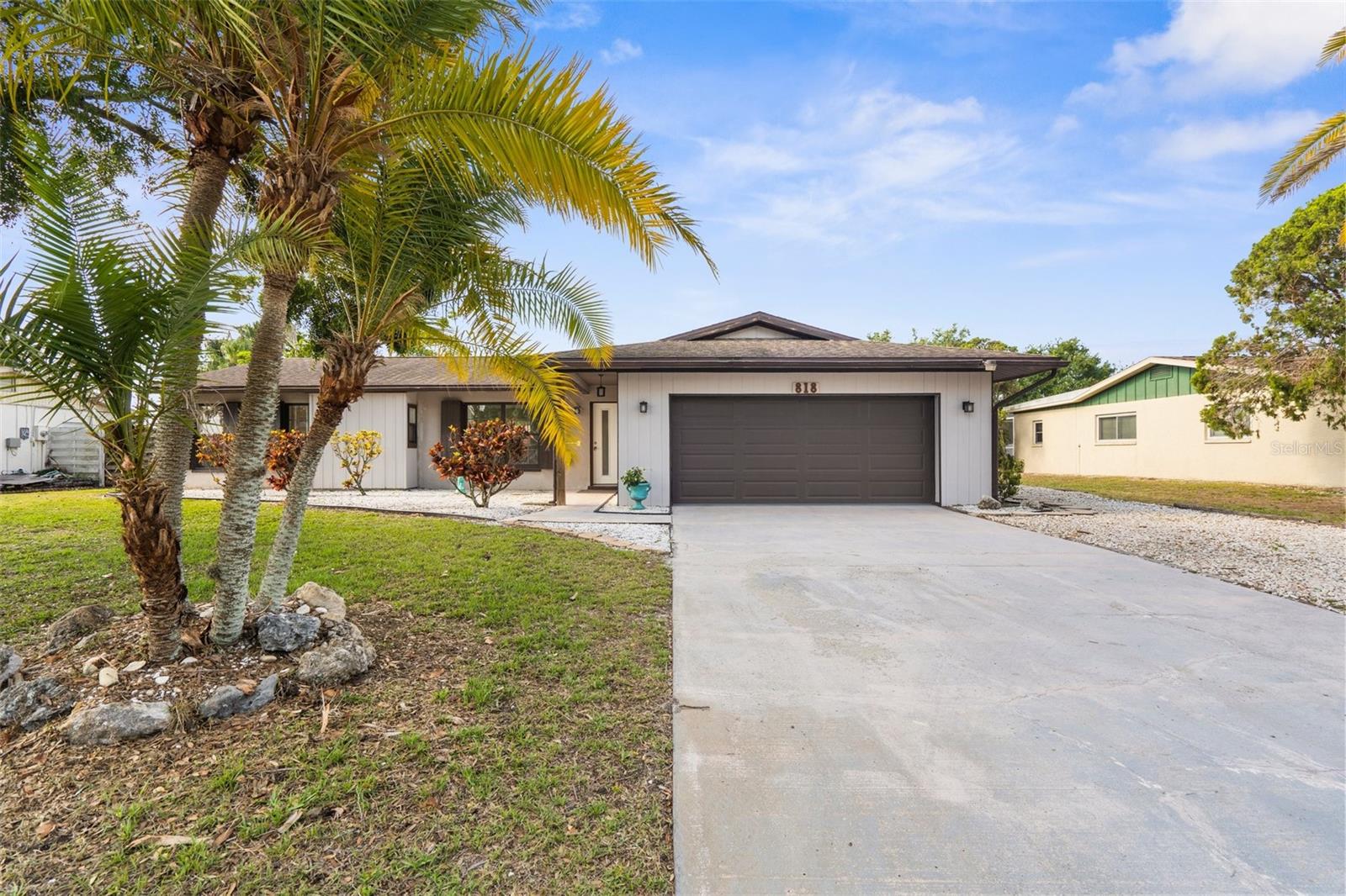 Details for 818 Southern Pine Lane, SARASOTA, FL 34243